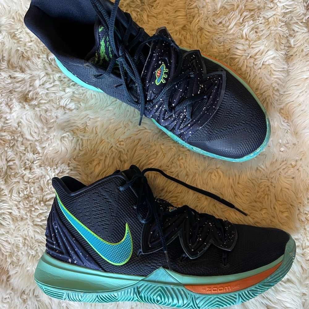 Nike Kyrie 5 'UFO' AO2918-400